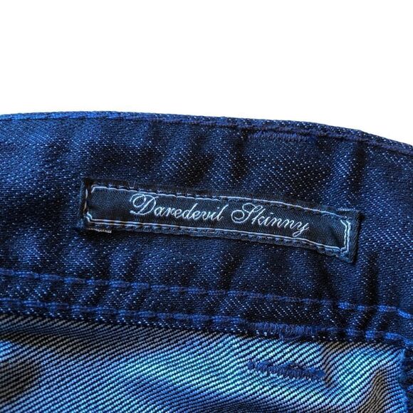 𝅺guess Original Premium Dark Wash Jeans EUC - Picture 5 of 15